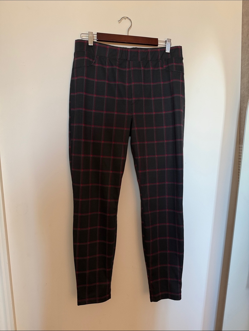 Women’s Sanctuary Black Pants with Red Windowpane Plaid